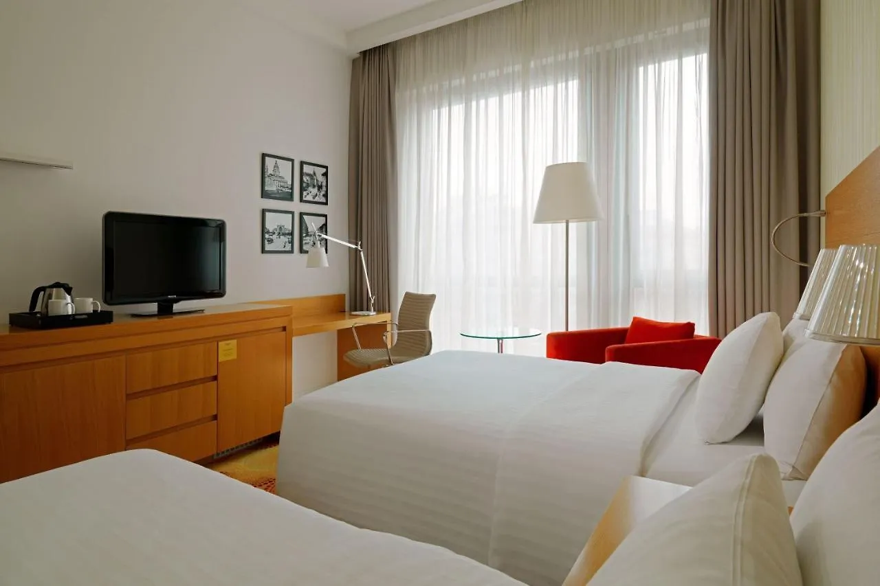 Courtyard By Marriott Budapest City Center Otel 4*,  Macaristan