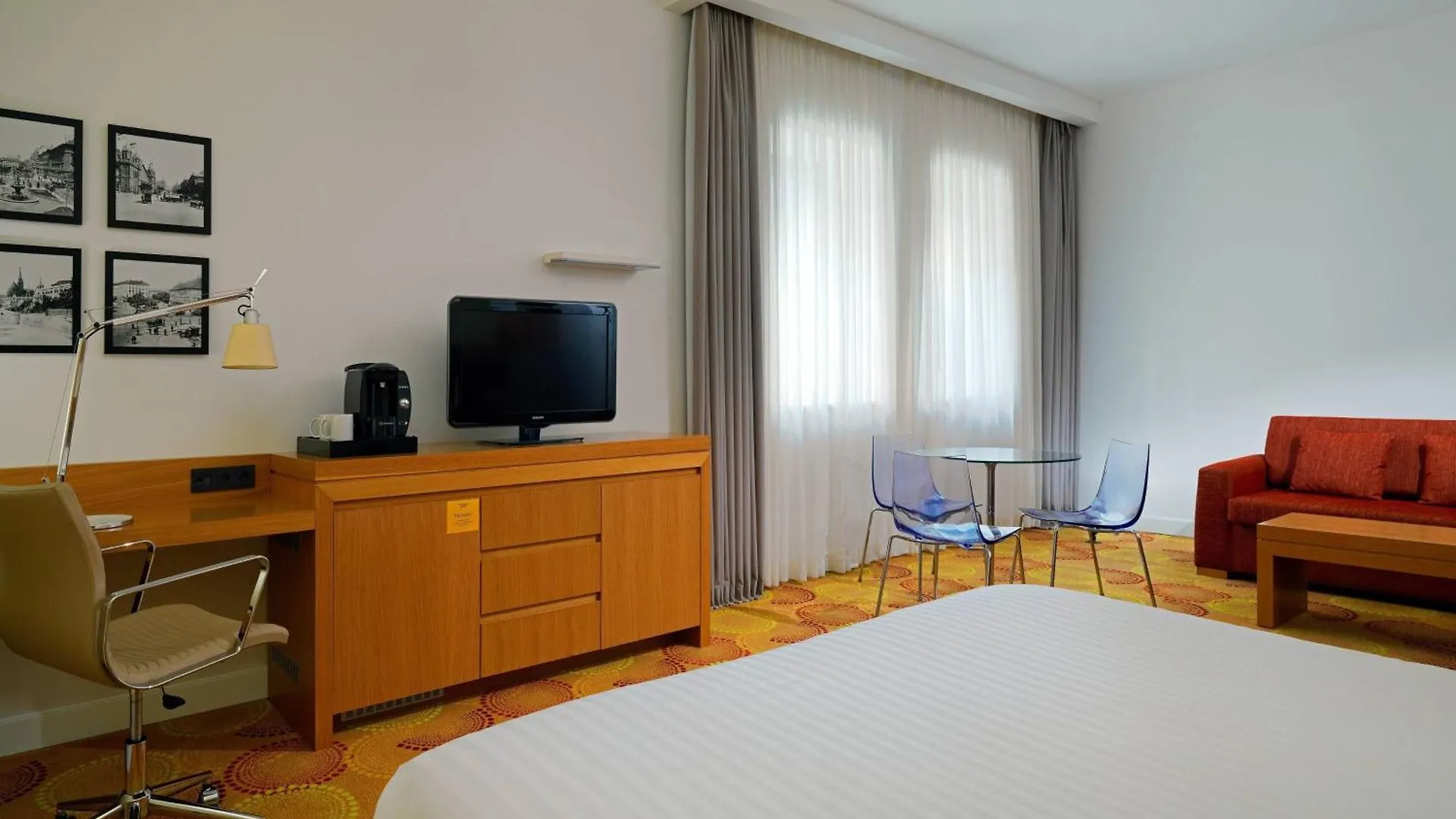 Courtyard By Marriott Budapest City Center Hotel