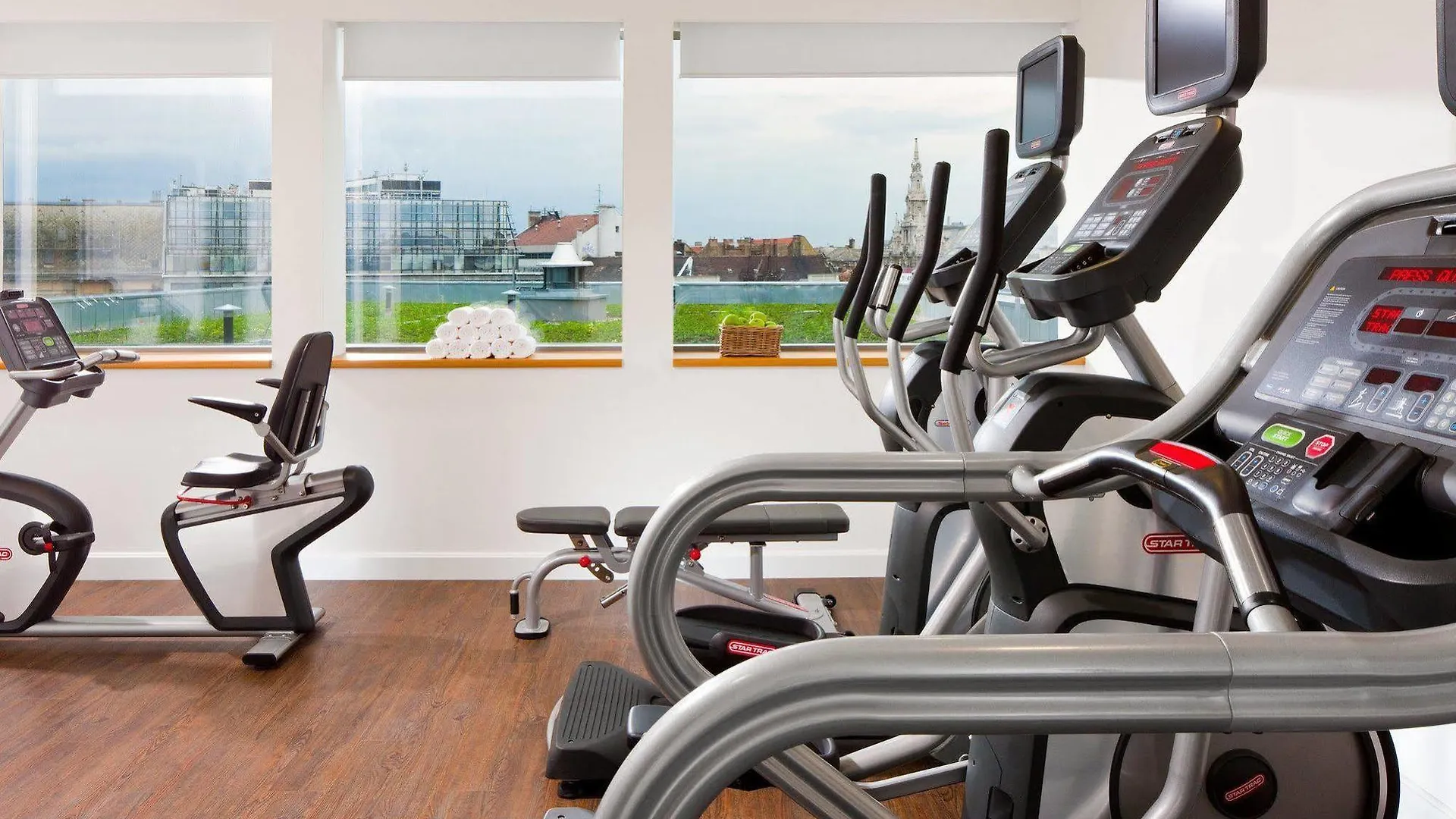 Hotell Courtyard By Marriott Budapest City Center